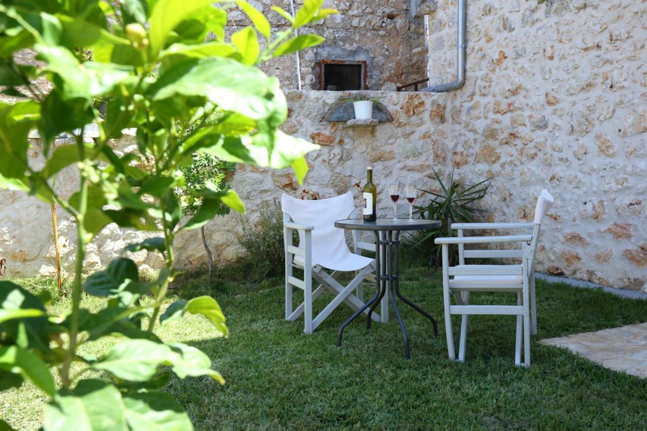 Ferienwohnung Casa Ovata Tsoukaládhes Exterior foto